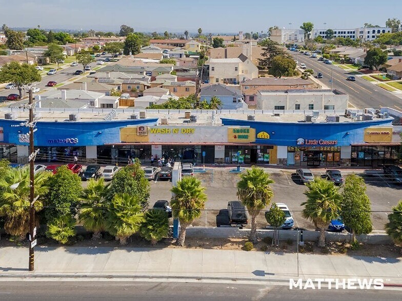 More Photos Of 10714 S Western Ave, Los Angeles Freestanding For Lease