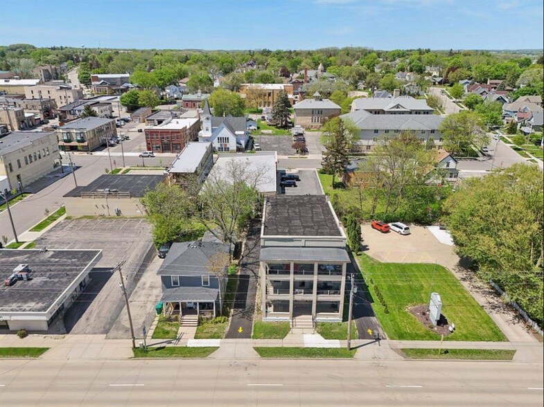 More Photos Of 108 N Main St, Edgerton Apartments For Sale