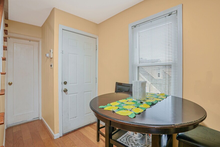 More Photos Of 1000 Stewart Ave, Bethpage Storefront Retail Residential For Sale