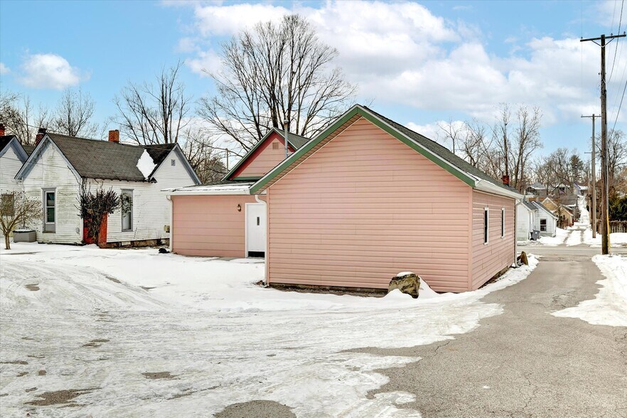 More Photos Of 714 W Kirkwood Ave, Bloomington Office Residential For Sale