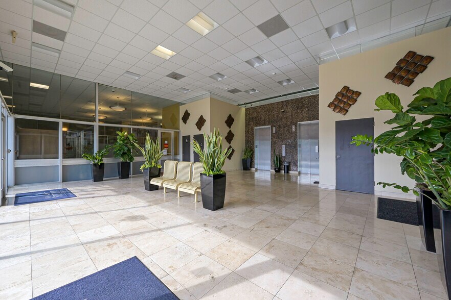 More Photos Of 5625 Cypress Creek Pky, Houston Office For Sale
