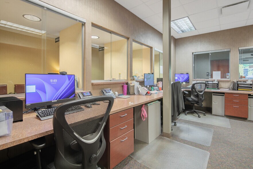 More Photos Of 6000 Ramsey St, Fayetteville Office For Sale