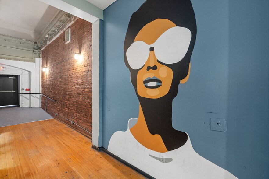 More Photos Of 323 Wall St, Kingston Theater Concert Hall For Lease