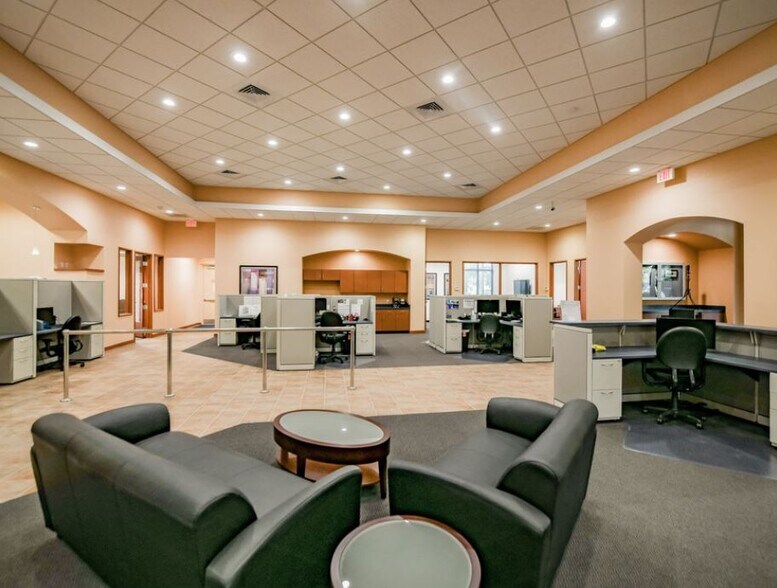 More Photos Of 717 E Venice Ave, Venice Bank For Sale