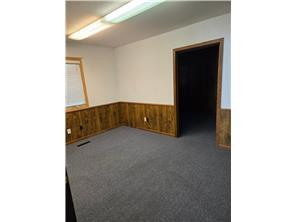 More Photos Of 2020 9th St E, Glencoe Office For Sale