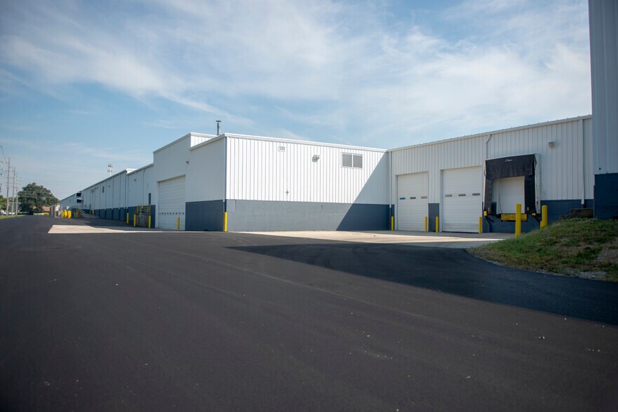 More Photos Of 435 Park Ave, Delaware Manufacturing For Lease