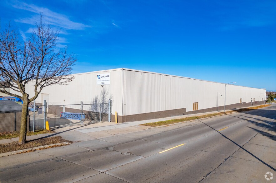 Primary Photo Of 3201-3249 S 20th St, Milwaukee Industrial For Sale