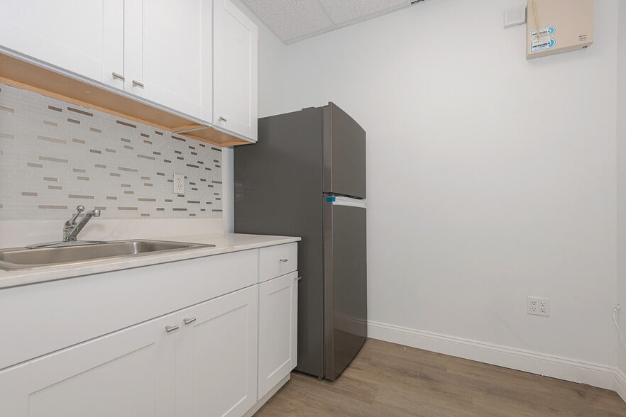 More Photos Of 7301 Wiles Rd, Coral Springs Medical For Sale