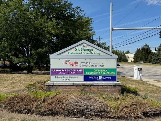 More Photos Of 1661 Holland Rd, Maumee Medical For Lease
