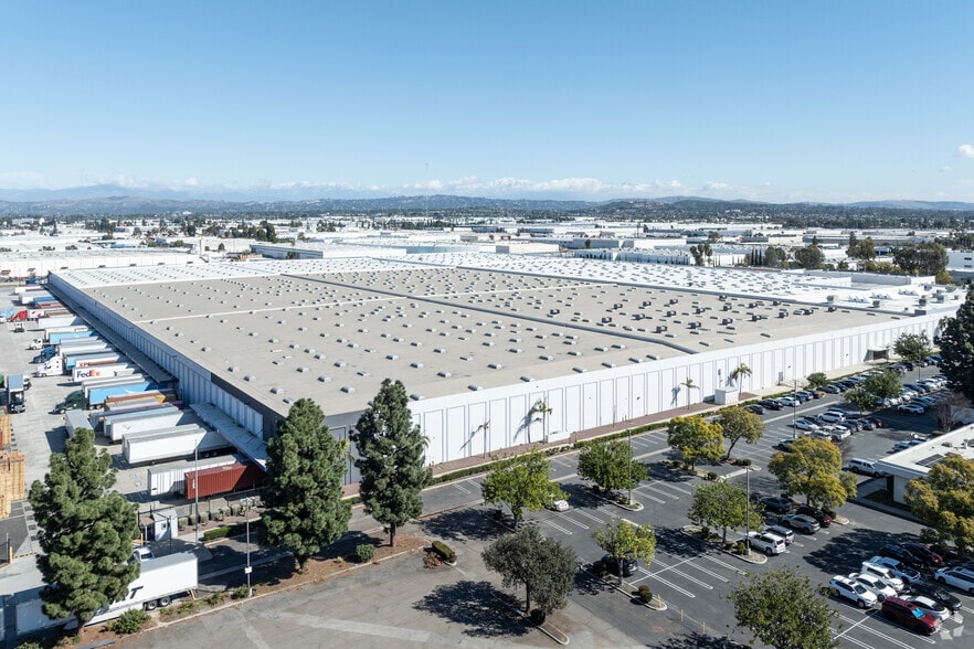 More Photos Of 6800 Valley View St, Buena Park Warehouse For Lease