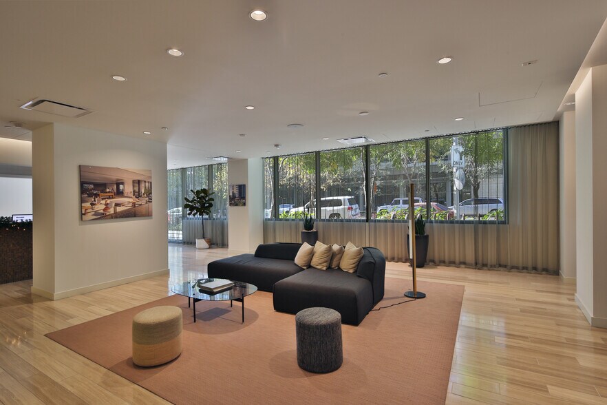 More Photos Of 1120 S Grand Ave, Los Angeles Apartments For Lease