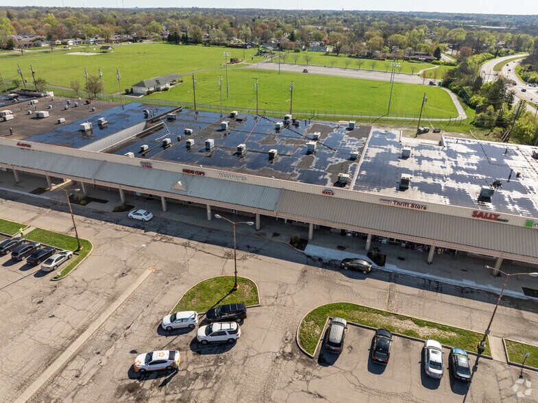 More Photos Of 415-659 S Breiel Blvd, Middletown Storefront For Lease