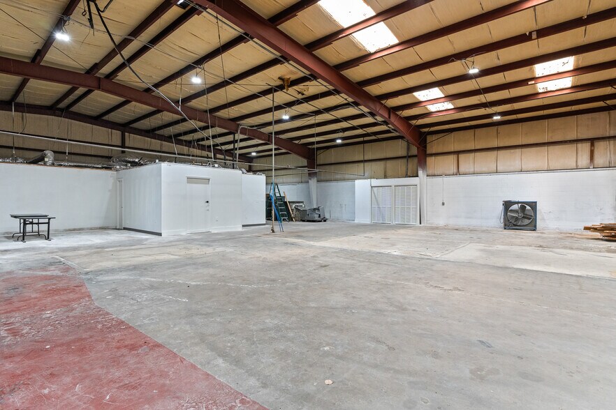 More Photos Of 100 N 11th St, Van Buren Warehouse For Sale