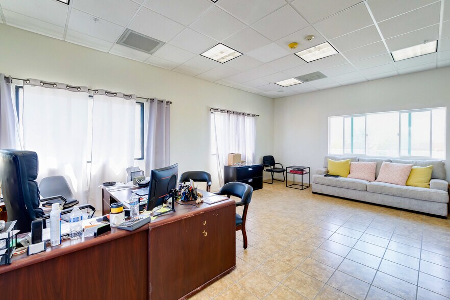 More Photos Of 20570 Bear Valley Rd, Apple Valley Carwash For Sale