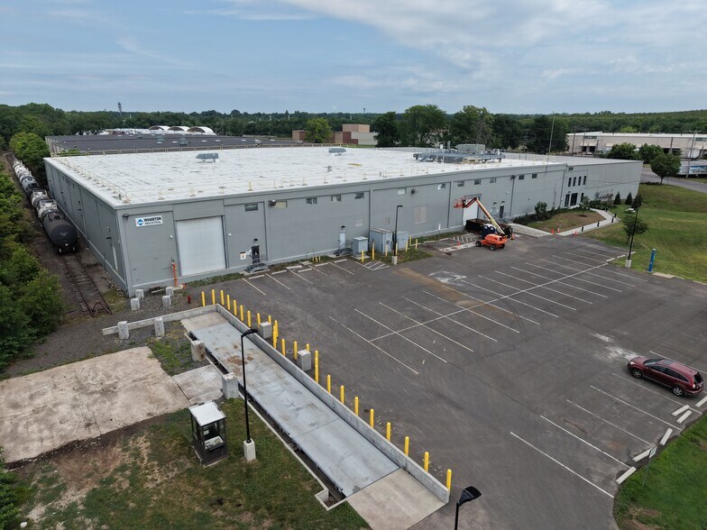 More Photos Of 250 Canal Rd, Fairless Hills Warehouse For Lease