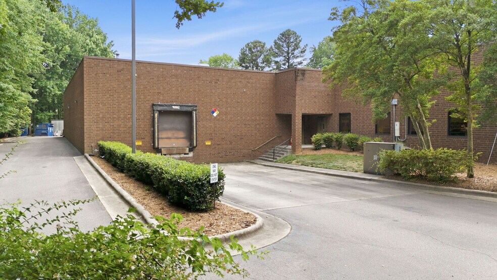 More Photos Of 2720 Discovery Dr, Raleigh Flex For Lease