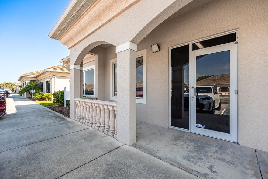 More Photos Of 4966-4968 Royal Gulf Cir, Fort Myers Medical For Sale
