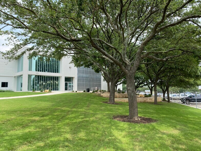 More Photos Of 9725 Datapoint Dr, San Antonio Office For Lease