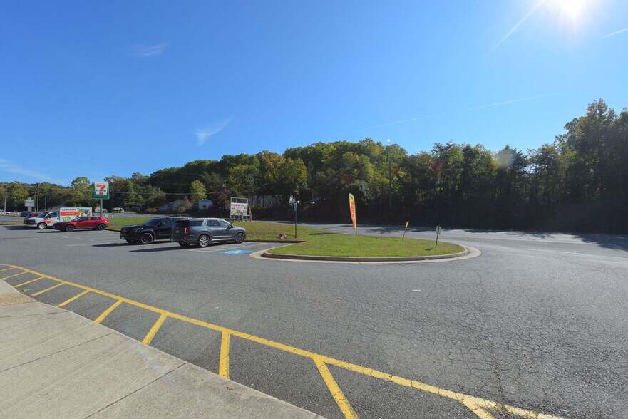 More Photos Of 3619 Richmond Hwy, Stafford Light Distribution For Lease