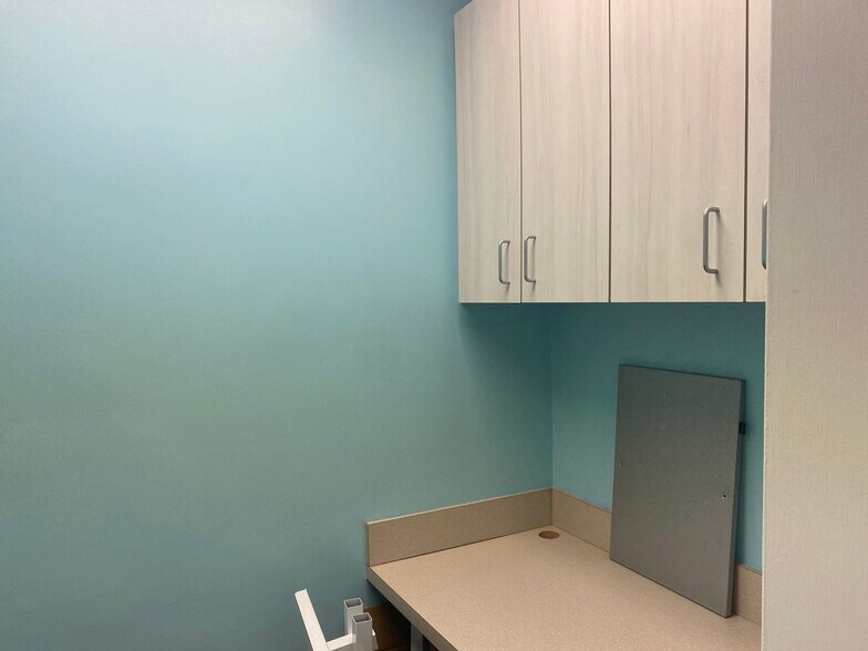 More Photos Of 1830 Town Center Dr, Reston Medical For Sale