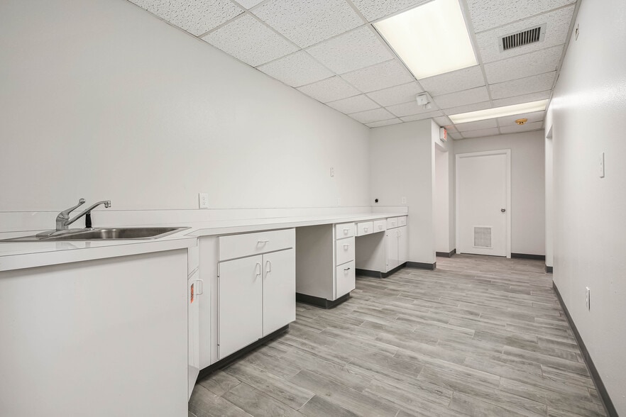 More Photos Of 2135 Sr-434, Longwood Medical For Sale