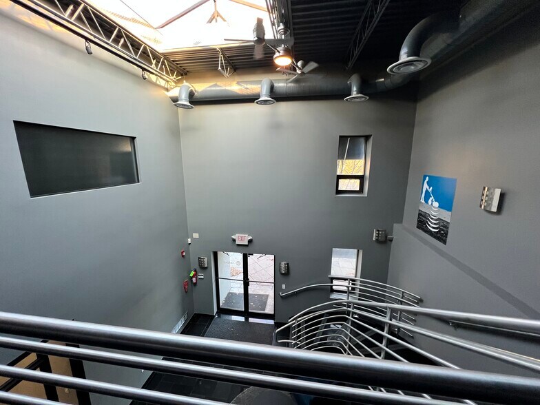 More Photos Of 173 Amboy Rd, Morganville Warehouse For Lease