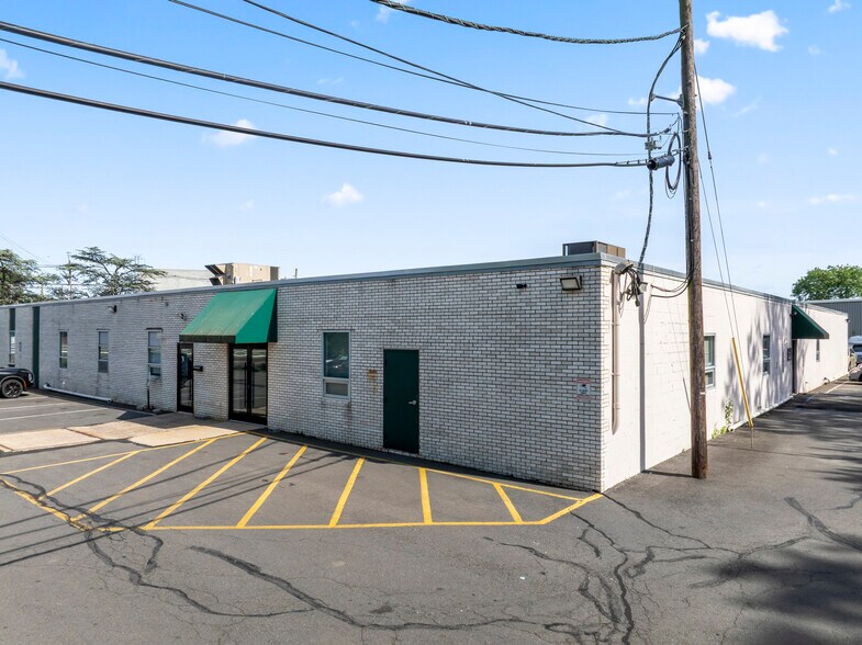 More Photos Of 1501 Livingston Ave, North Brunswick Medical For Lease