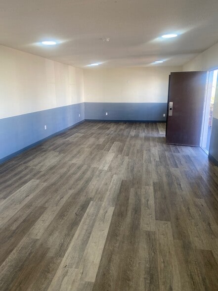 More Photos Of 8301 S Figueroa St, Los Angeles Hotel For Sale