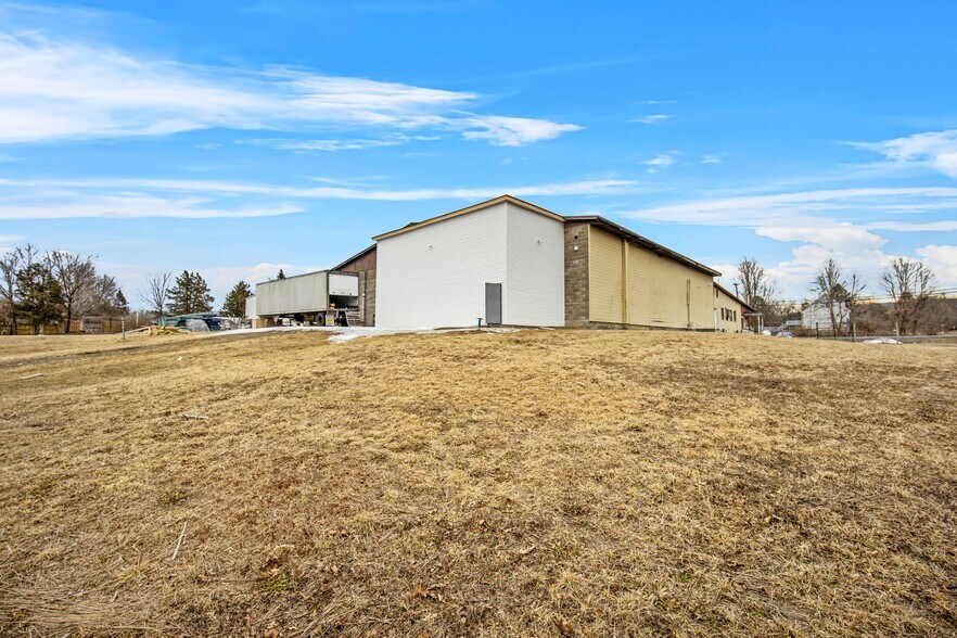 More Photos Of 381 Vineyard Ave, Highland Refrigeration Cold Storage For Sale