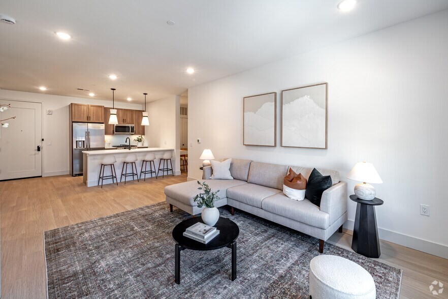 More Photos Of 619 N Maple Ave, Ho-Ho-Kus Apartments For Lease