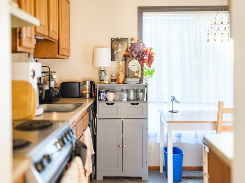 More Photos Of 582 S Maple St, Canby Apartments For Sale