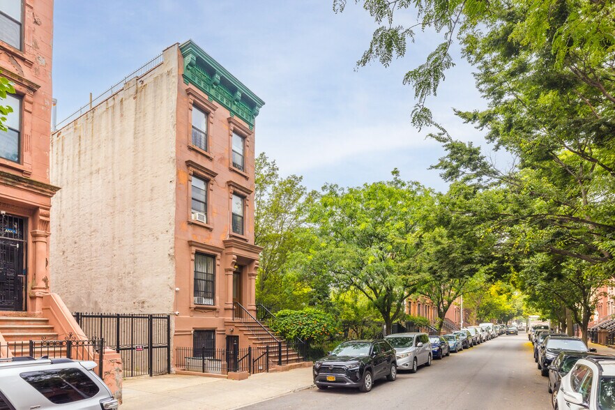 More Photos Of 104 W 132nd St, New York Land For Sale