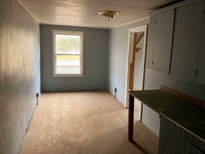 More Photos Of 16500 S US Highway 19, Salem Restaurant For Sale