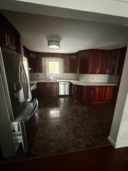 More Photos Of 8411 Russell Rd, Ottawa Flex For Sale