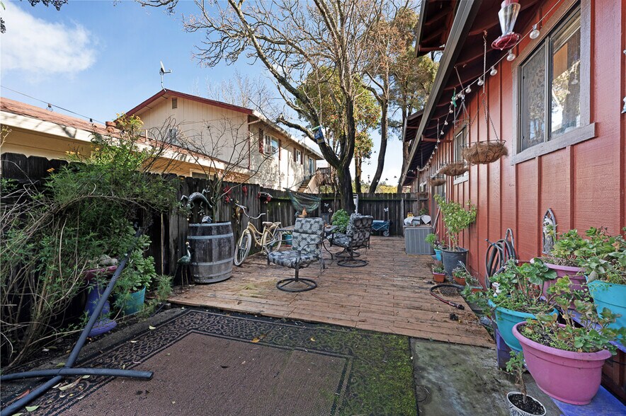 More Photos Of 1311 Prentice Dr, Healdsburg Multifamily For Sale