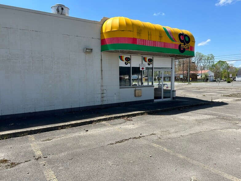 More Photos Of 413 Craigsville Road, Craigsville Convenience Store For Sale