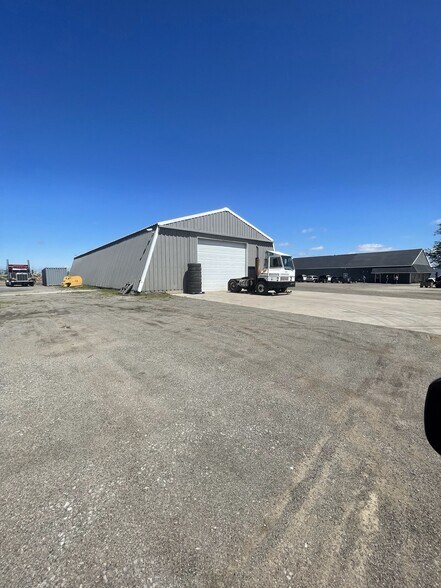 More Photos Of 5717 138th Ave, Holland Distribution For Lease