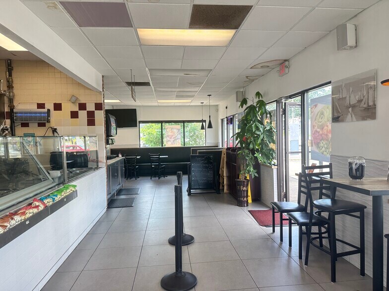 More Photos Of 838 Farmington Ave, Bristol Fast Food For Sale