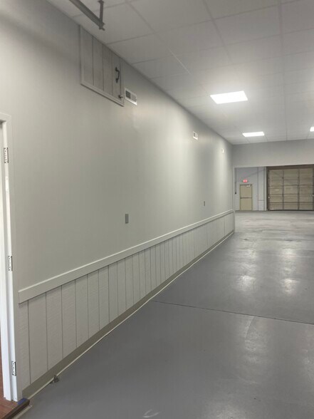 More Photos Of 300 Churchmans Rd, New Castle Unknown For Lease