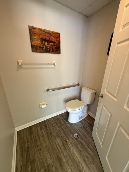 More Photos Of 2390 E International Speedway Blvd, Deland Freestanding For Lease