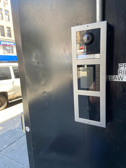 More Photos Of 370 E 149th St, Bronx Office For Lease