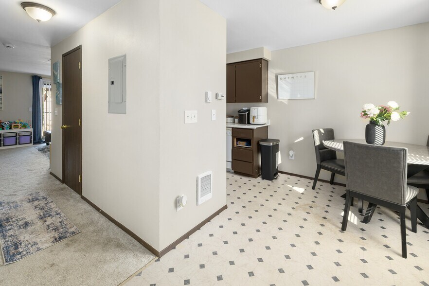 More Photos Of 501 37th St SE, Auburn Apartments For Sale