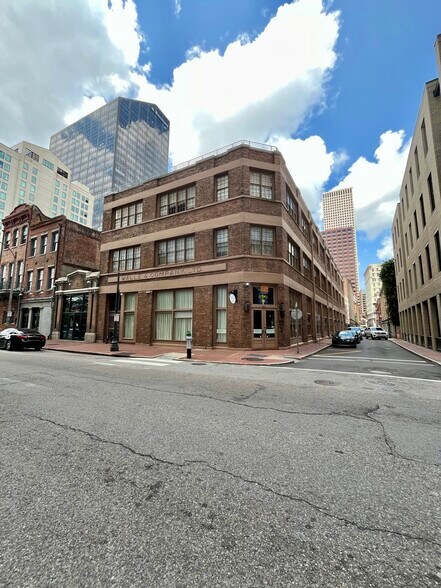 More Photos Of 401 Tchoupitoulas St, New Orleans Office Residential For Sale