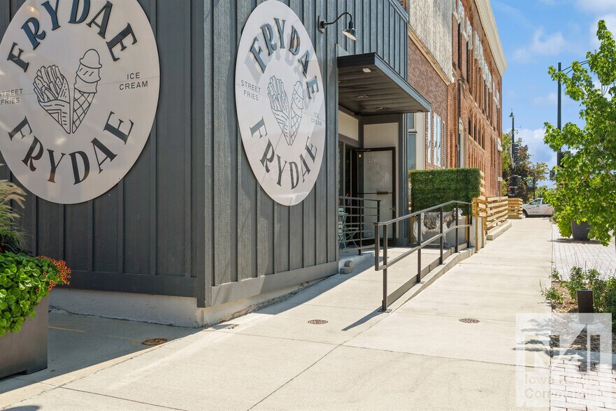 More Photos Of 1000-1030 7th Ave, Marion Freestanding For Lease