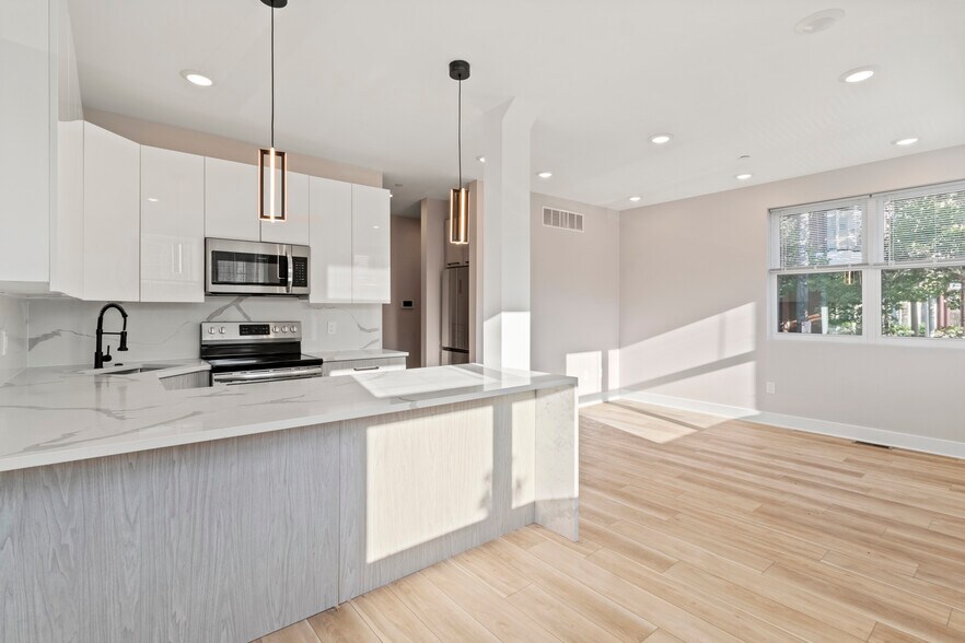 Primary Photo Of 610 N Union St, Philadelphia Apartments For Sale