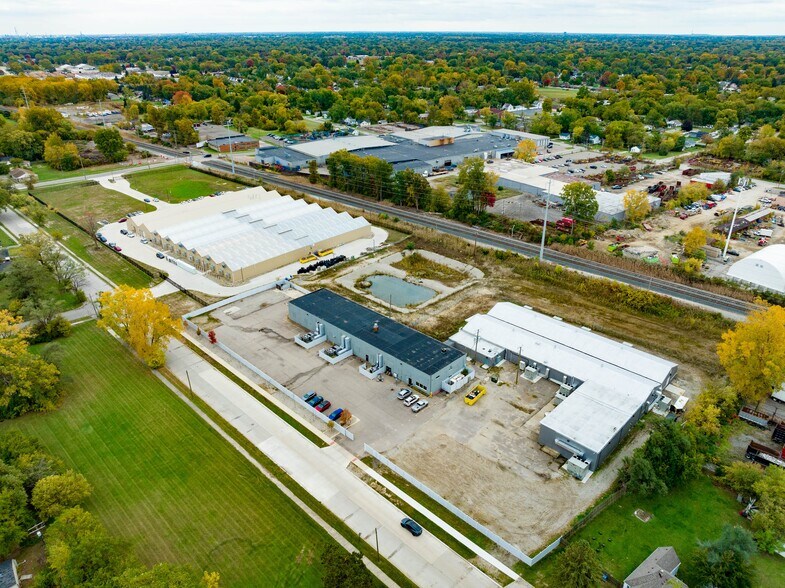 More Photos Of 2640-2642 Princess St, Inkster Warehouse For Sale