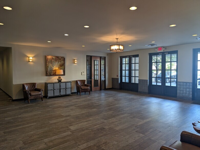 More Photos Of 1 Chisholm Trail Rd, Round Rock Unknown For Lease