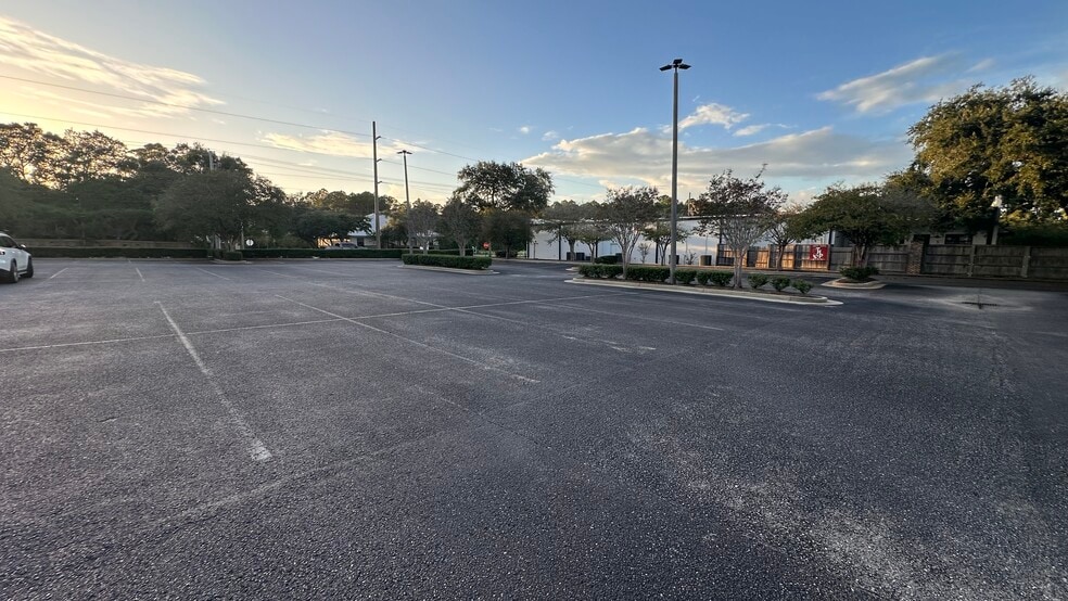 More Photos Of 1544 W 2nd St, Gulf Shores Office For Lease