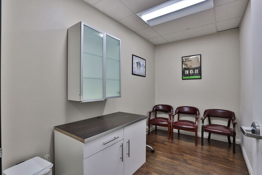 More Photos Of 7051 Alvarado Rd, La Mesa Medical For Sale