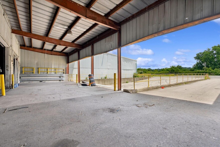 More Photos Of 724 N Irwin St, Dayton Warehouse For Sale